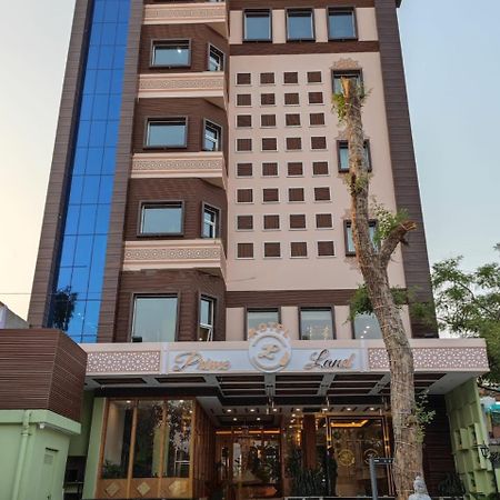 Hotel Prime Land Waranasi Zewnętrze zdjęcie