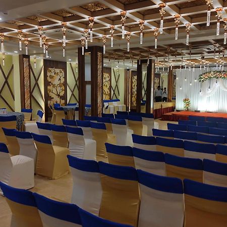 Hotel Prime Land Waranasi Zewnętrze zdjęcie