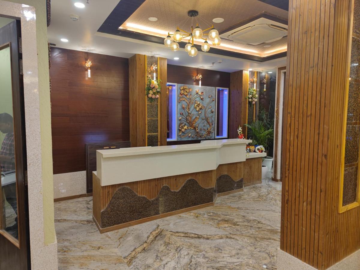 Hotel Prime Land Waranasi Zewnętrze zdjęcie