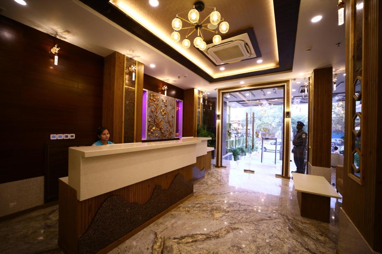 Hotel Prime Land Waranasi Zewnętrze zdjęcie