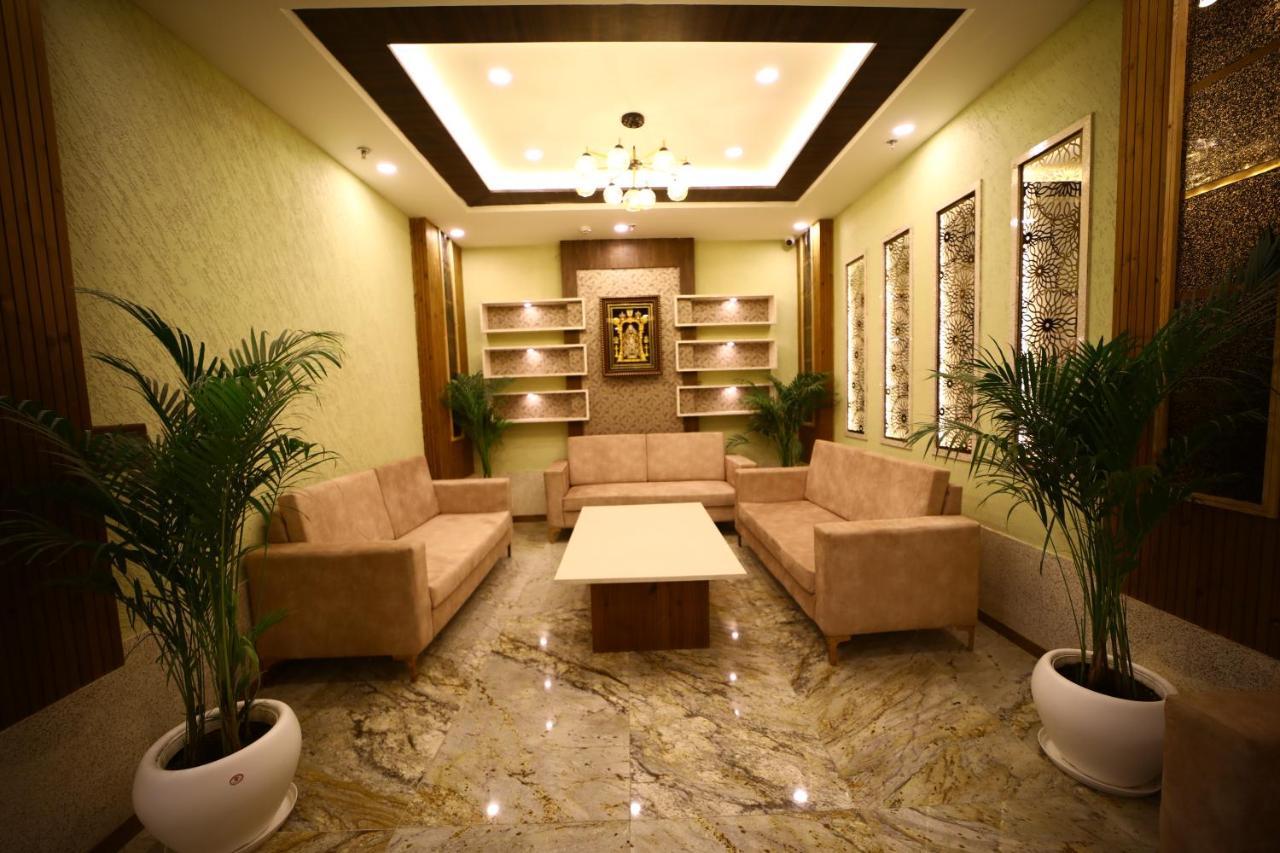 Hotel Prime Land Waranasi Zewnętrze zdjęcie