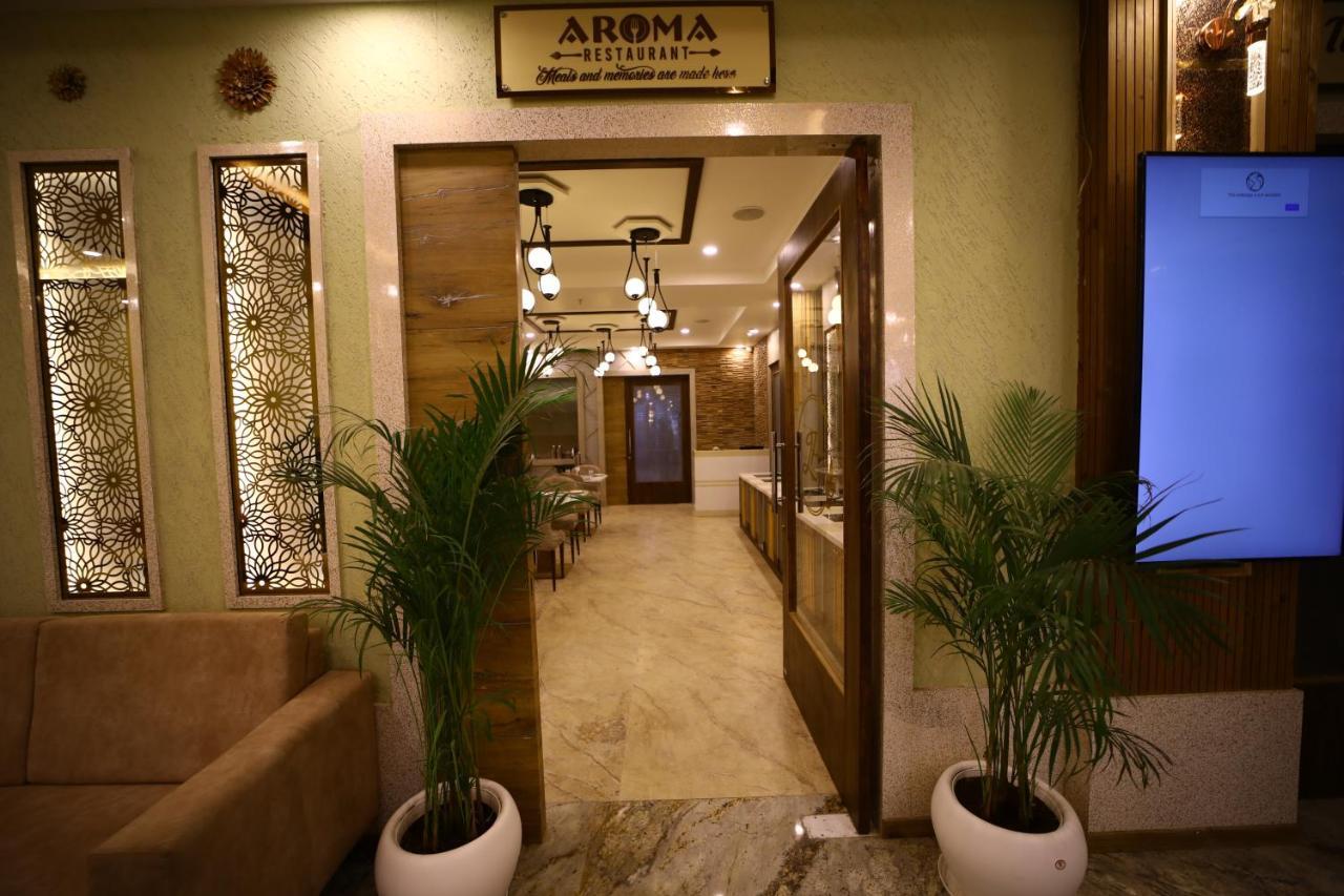 Hotel Prime Land Waranasi Zewnętrze zdjęcie