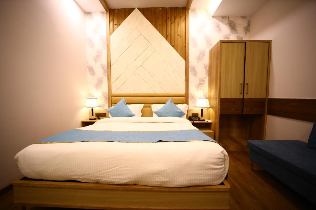 Hotel Prime Land Waranasi Zewnętrze zdjęcie