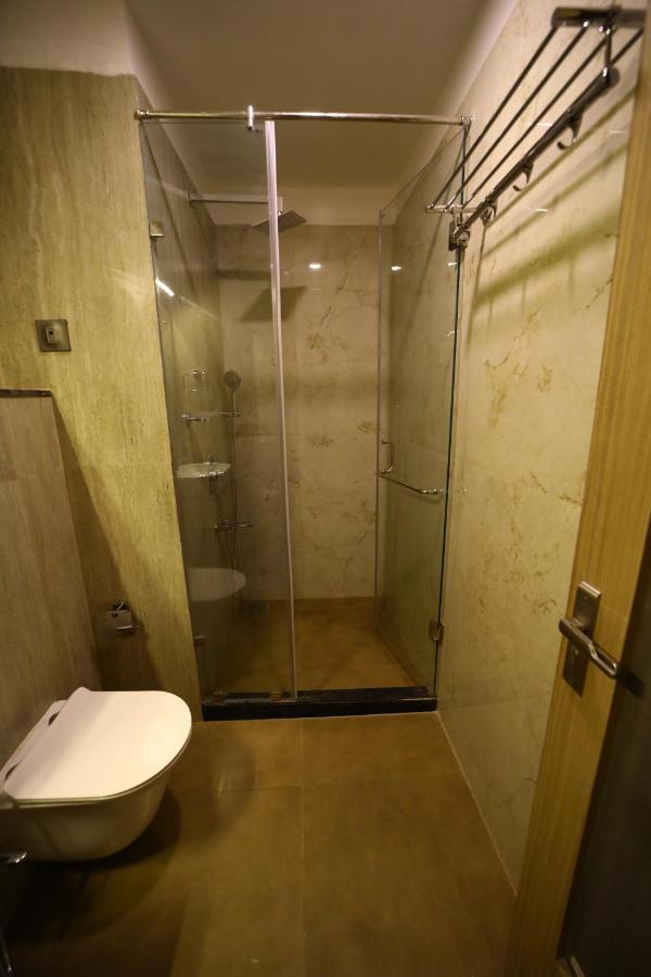 Hotel Prime Land Waranasi Zewnętrze zdjęcie